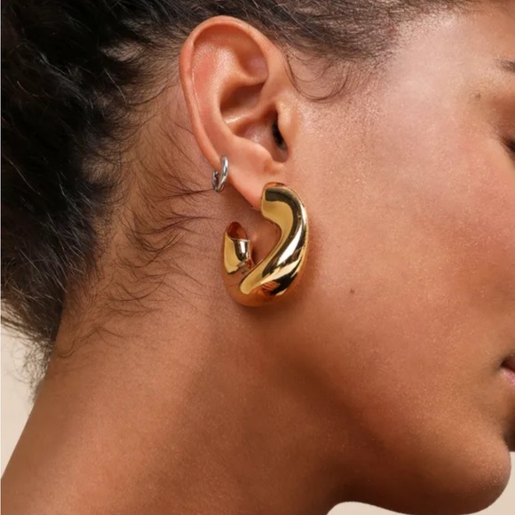 NWT Anthropologie Chunky Gold Hoops - Picture 4 of 5